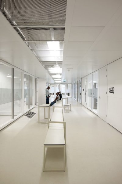 015 LR 06 The flow of learning Amstelveen school classroom hallway i29