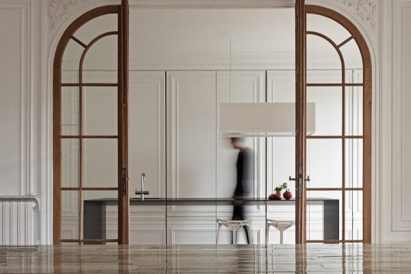 034 LR 01 The invisible kitchen Paris residential kitchen i29