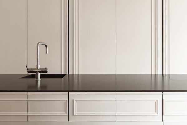 034 LR 05 The invisible kitchen Paris residential kitchen top i29