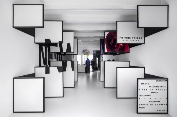 050 LR 05 White canvas for change Amsterdam retail i29