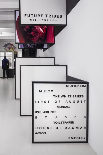 050 LR 11 White canvas for change Amsterdam retail i29