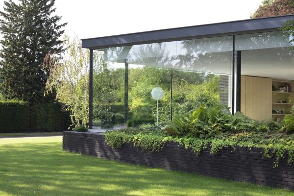 069 LR 05 Outside In residential facade i29