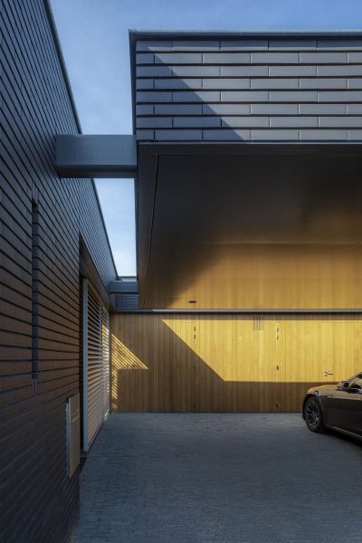 069 LR 07 Outside In residential facade i29