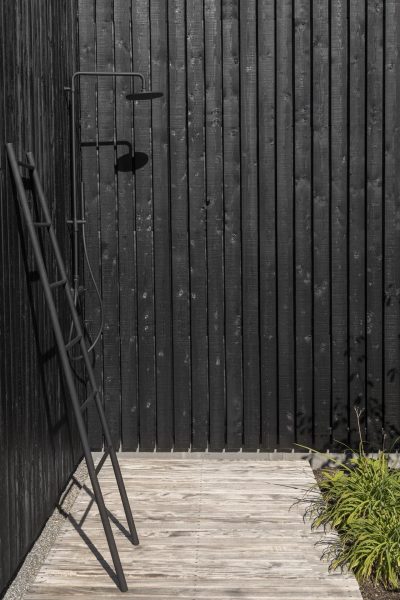 071 LR 07 Tiny holiday home Vinkeveen residential facade i29