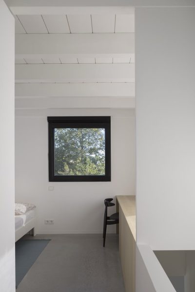 071 LR 18 Tiny holiday home Vinkeveen residential bedroom i29