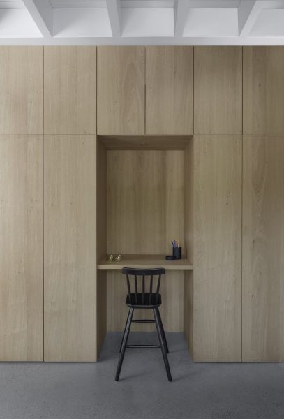 071 LR 19 Tiny holiday home Vinkeveen residential desk i29
