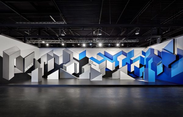 074 LR 01 An extra dimension Amsterdam exposition space i29