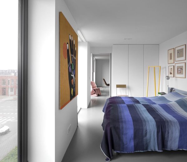 097 LR 17 Home for the Arts bedroom i29