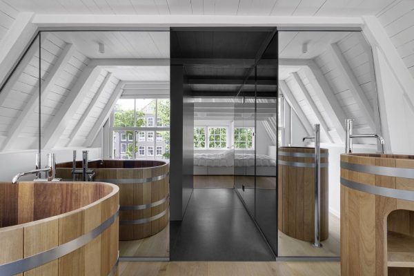 117 LR 50 Canal House Amsterdam i29 Mirror Glass Bathroom