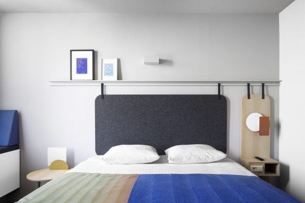 143 Casa LR 11 Hotel Room Student Amsterdam Pet Felt Headboard Bedlamp Nightstand Lensvelt i29